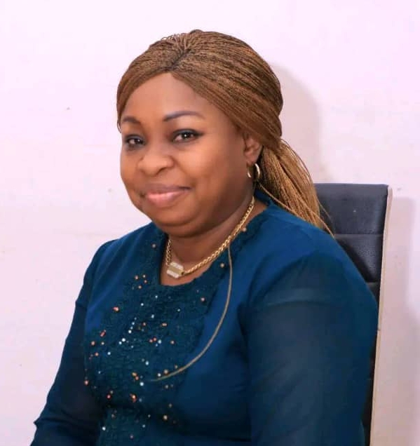 Mme LUKAU Mayimona Nénette